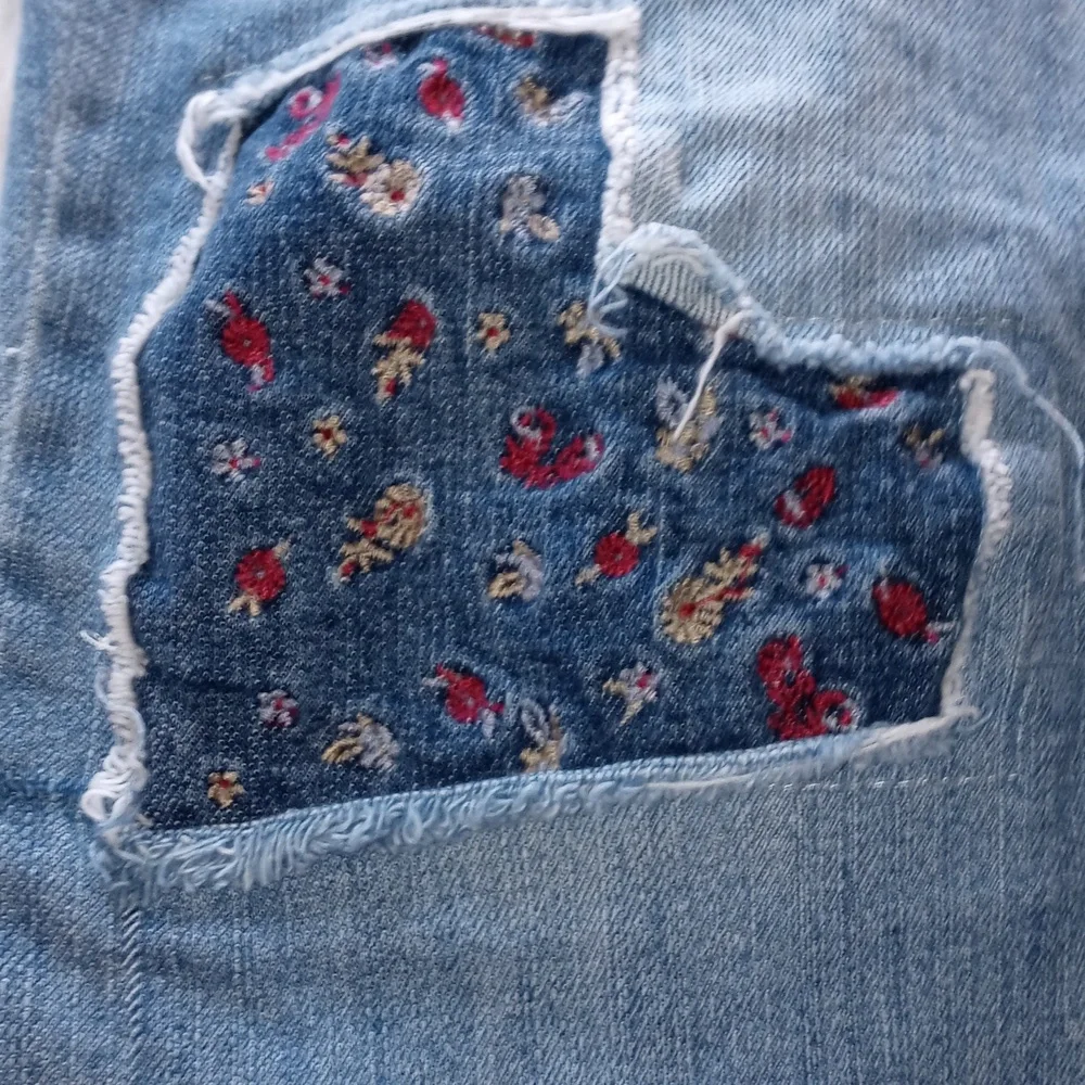 Artisan Crafted Distressed Denim Jeans Size 4 - Picture 2 of 7